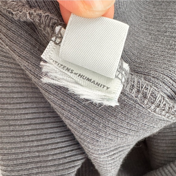 CITIZENS OF HUMANITY • Aideen V-Neck Henley Top in Charcoal - Picture 11 of 13